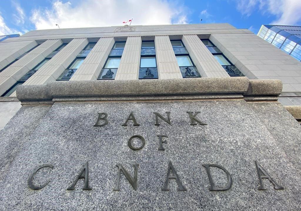Bank of Canada Says COVID-19 Economic Recovery Likely by 2022