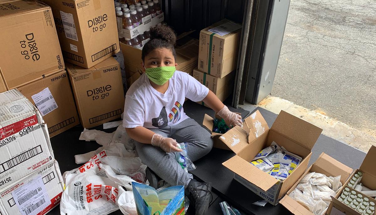 Inspiring 7-Year-Old Boy Runs Community Pantry to Help People in Need During Pandemic