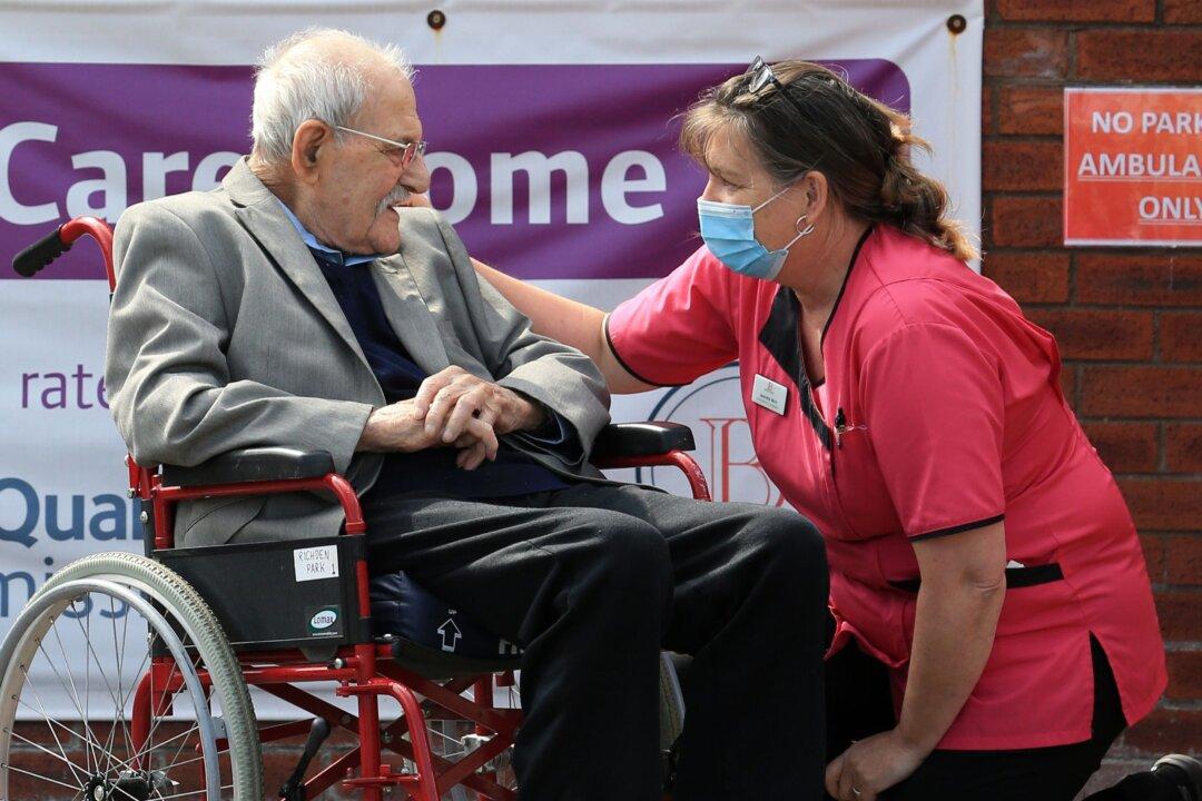 UK Vaccine ‘Milestone’ Should Trigger Restart of Care Home Visits Say Dementia Advocacy Groups