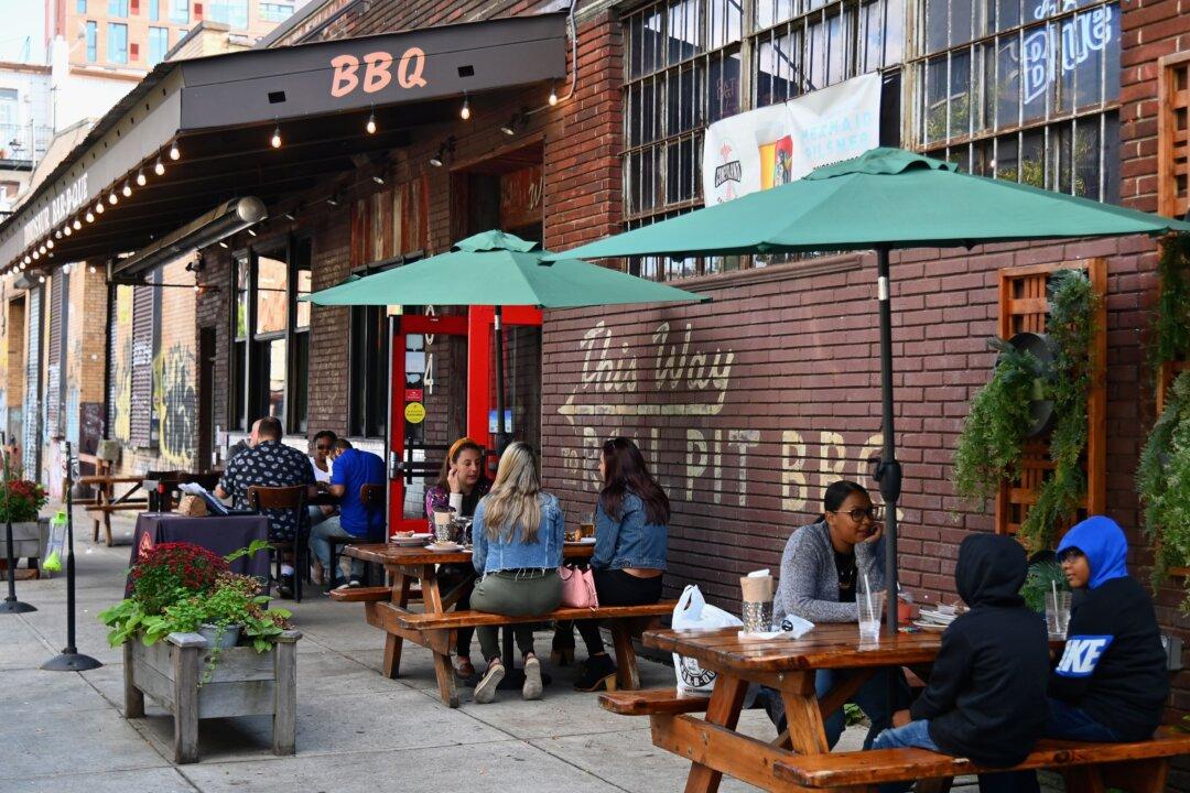 CCP Virus Updates: Restaurants, Bars Scramble for Propane