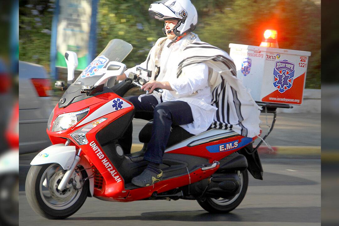 Volunteer Motorcycle Ambulance Service in Israel Unites Jews, Christians, Muslims: ‘It’s About Saving People’