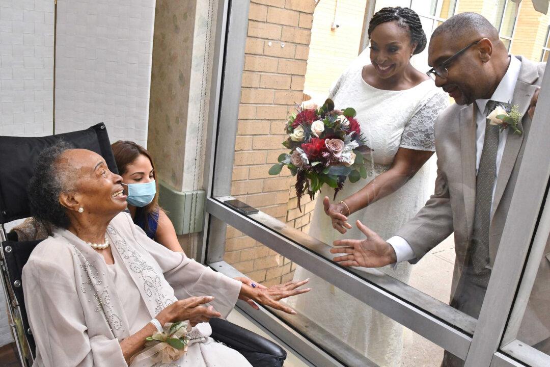 Bride Marries at Nursing Home So Mom, 89, Can Attend Amid Pandemic