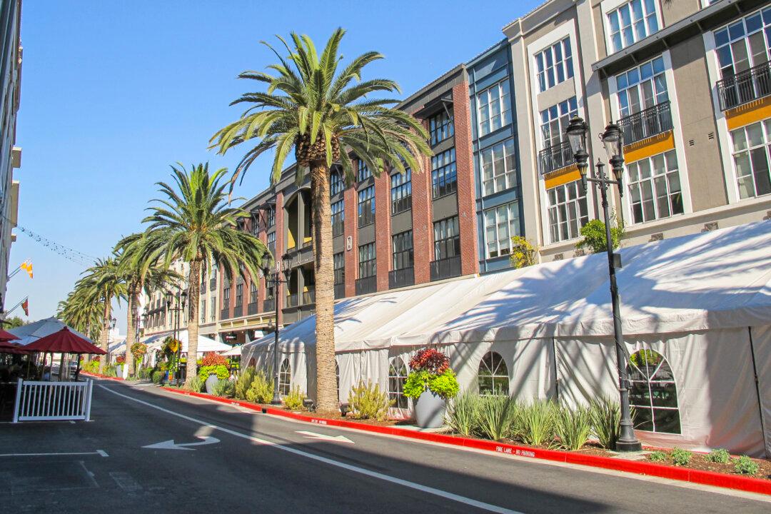 Bay Area Allows Indoor Dining, Though Most Restaurants Still Offer Outdoor Seating