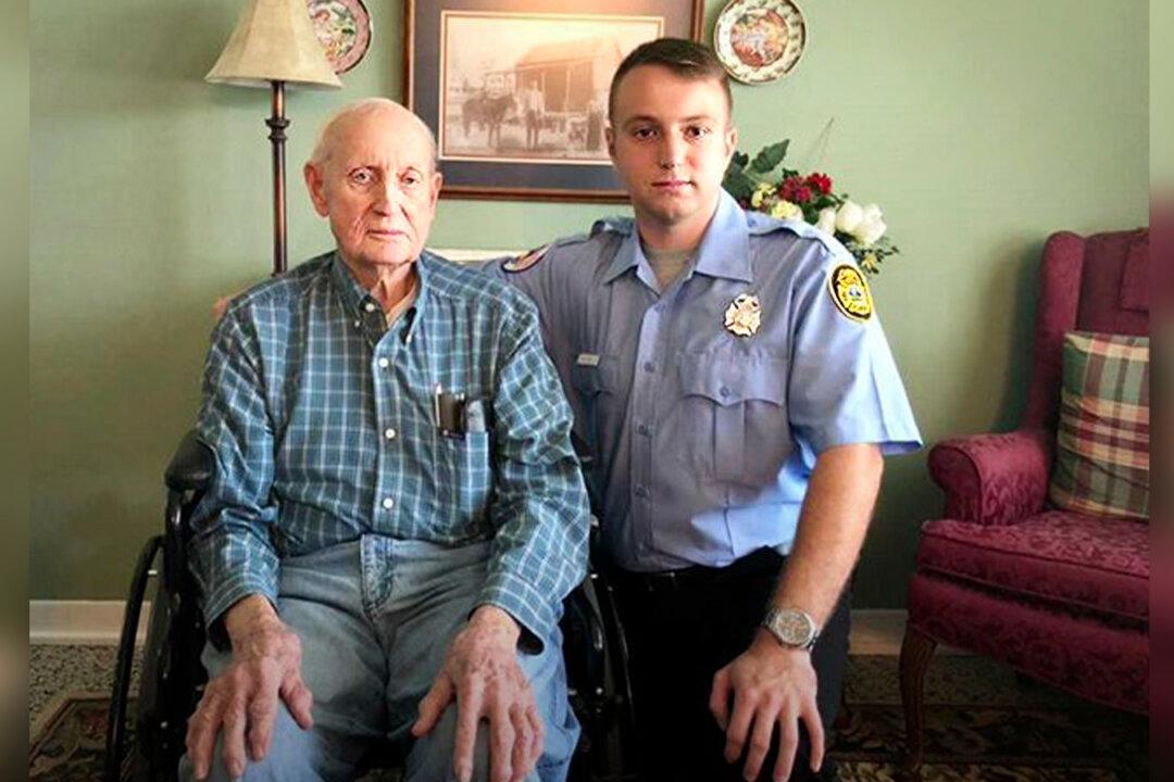 Florida Firefighter Finishes Training, Continues Grandfather and Great-Grandfather’s Legacy