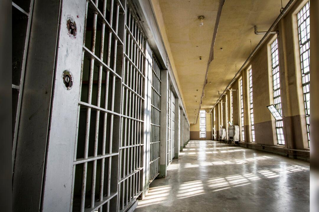 Irish Convict Turns Life Around in Prison, Learns to Read, Becomes First in Family to Graduate College