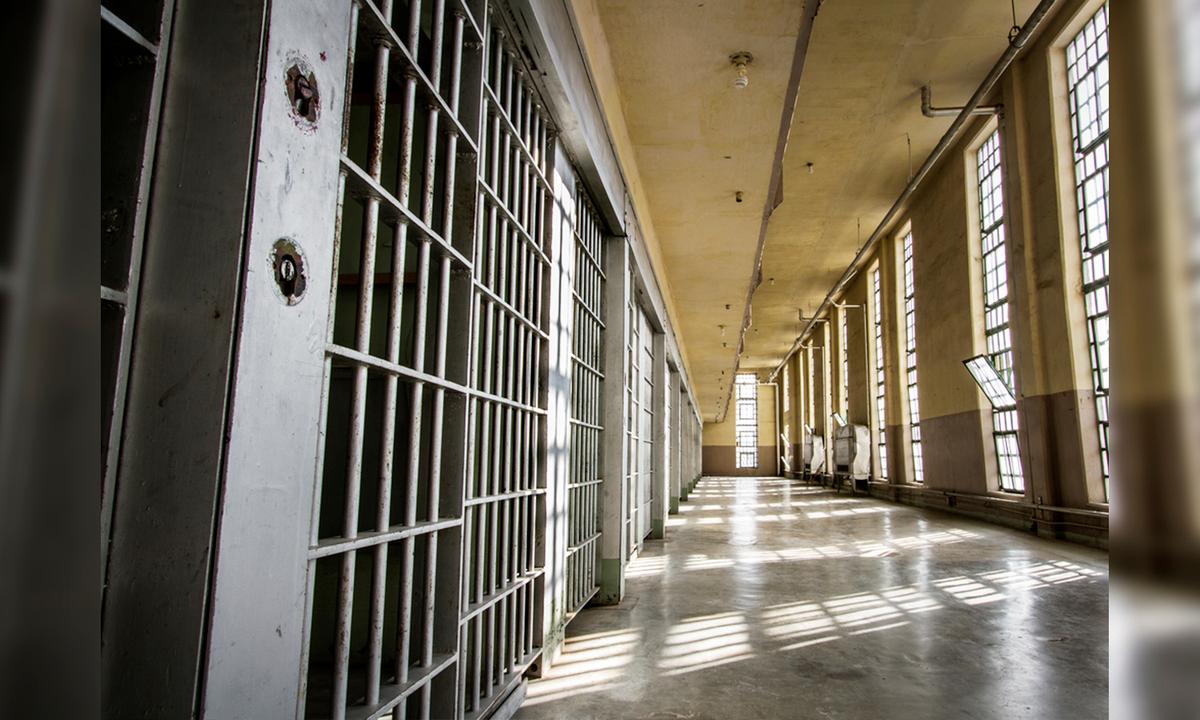 Irish Convict Turns Life Around in Prison, Learns to Read, Becomes First in Family to Graduate College