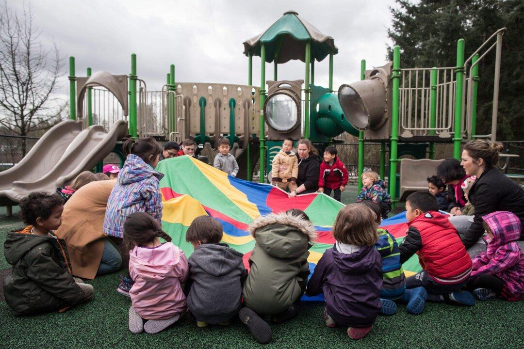 Ontario Cutting Daycare Fees to $22 for Children Under 6