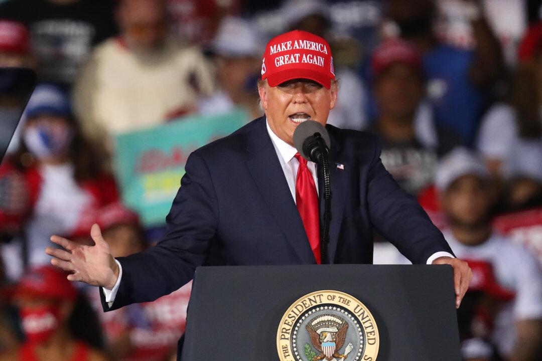 Trump Responds to Chants to Fire Fauci by Urging Patience