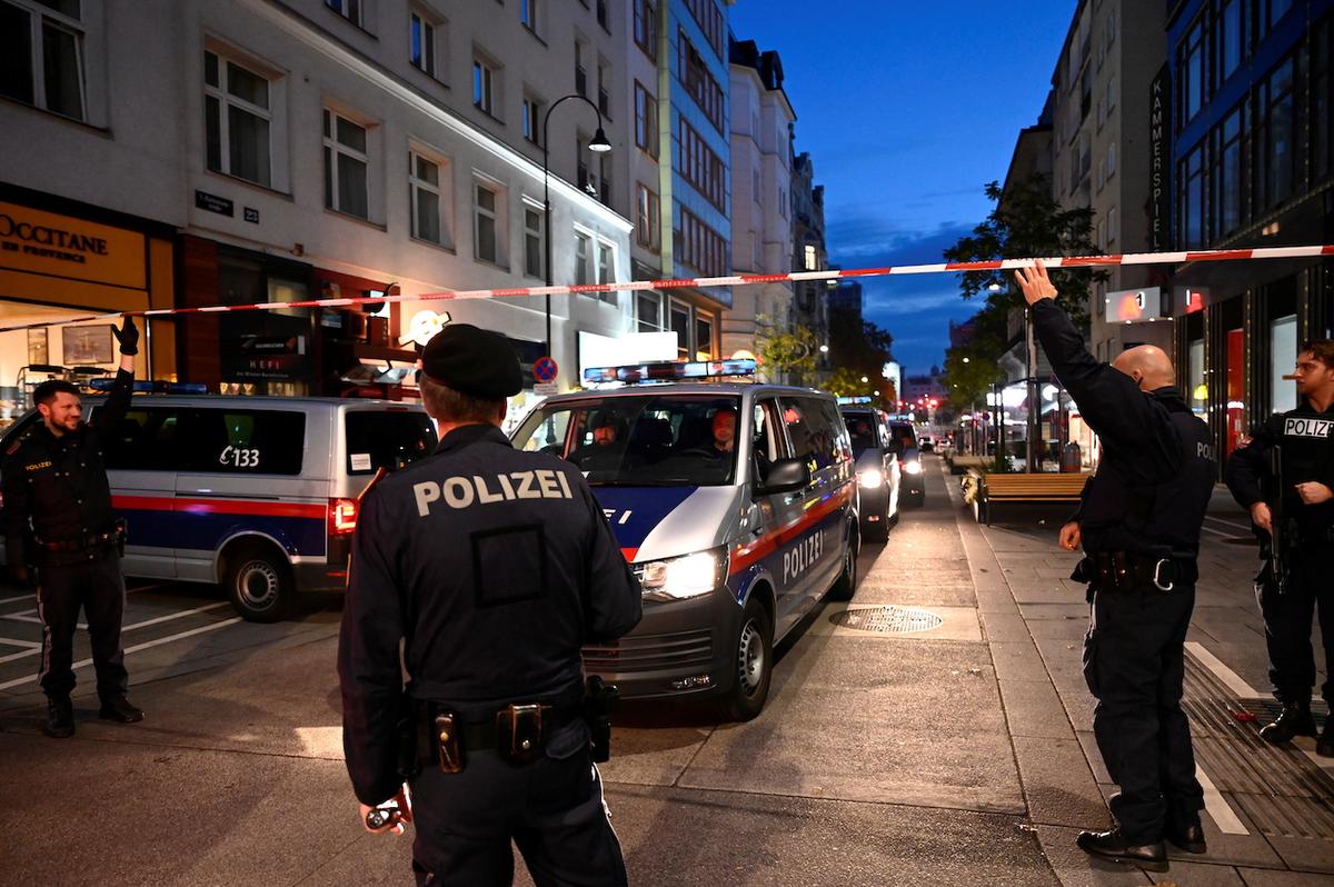 One ‘Islamist Terrorist’ Behind Vienna Attack as Death Toll Reaches at Least 4: Austrian Minister