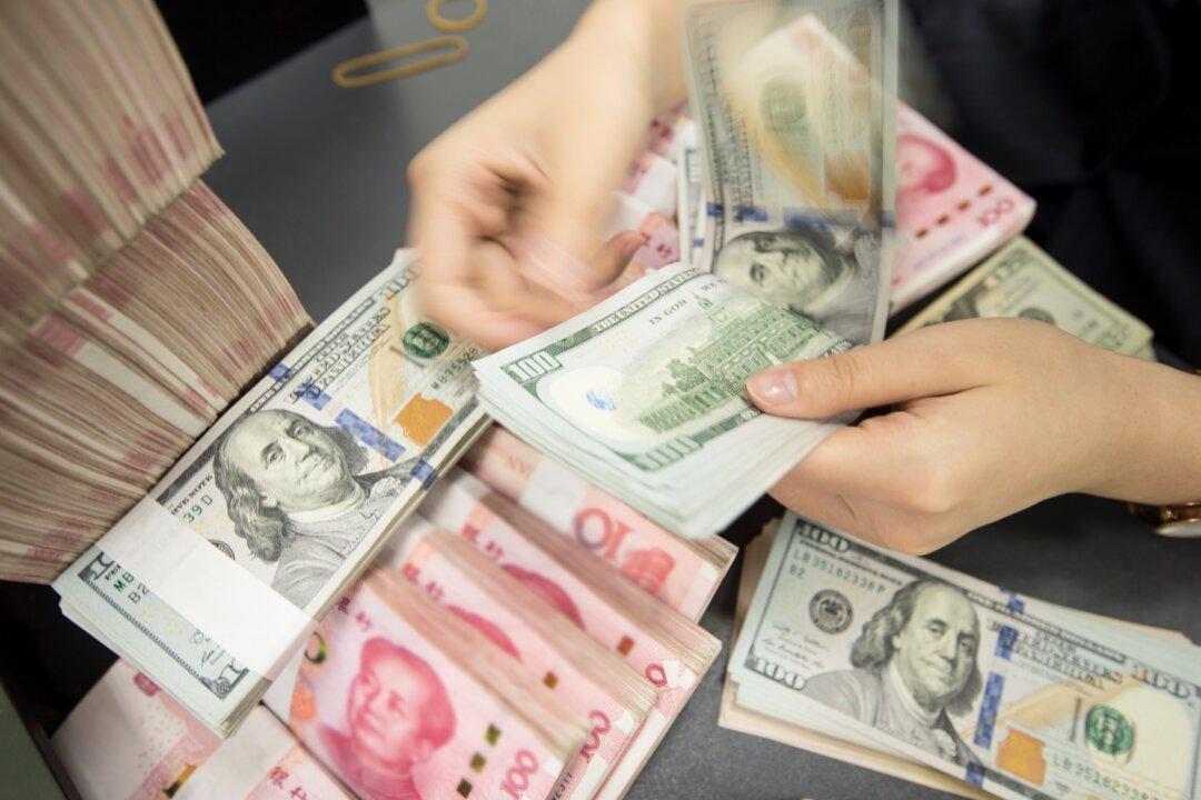 Chinese Yuan Fluctuates as US Election Votes Get Counted
