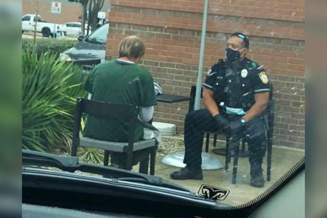 Officer Praised for His ‘Human-to-Human’ Response to Enraged Man, Witness Moved to Tears
