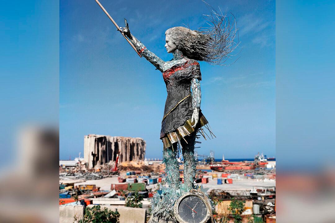 Lebanese Sculptor Creates Memorial to Beirut Blast Out of Twisted Metal and Glass
