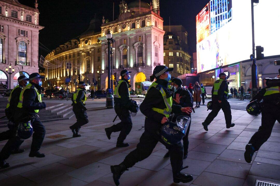 MET Police Apologises After Journalists Covering Protest Reported Threats From Officers