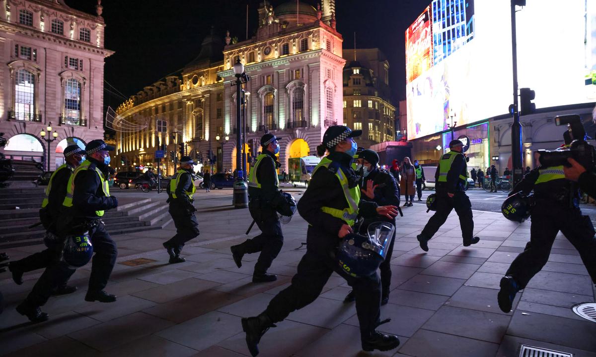 MET Police Apologises After Journalists Covering Protest Reported Threats From Officers