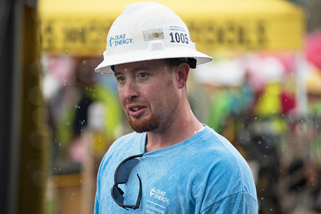 Hours After Learning He’s Cancer-Free, Lineman Heads to Louisiana to Help Restore Power