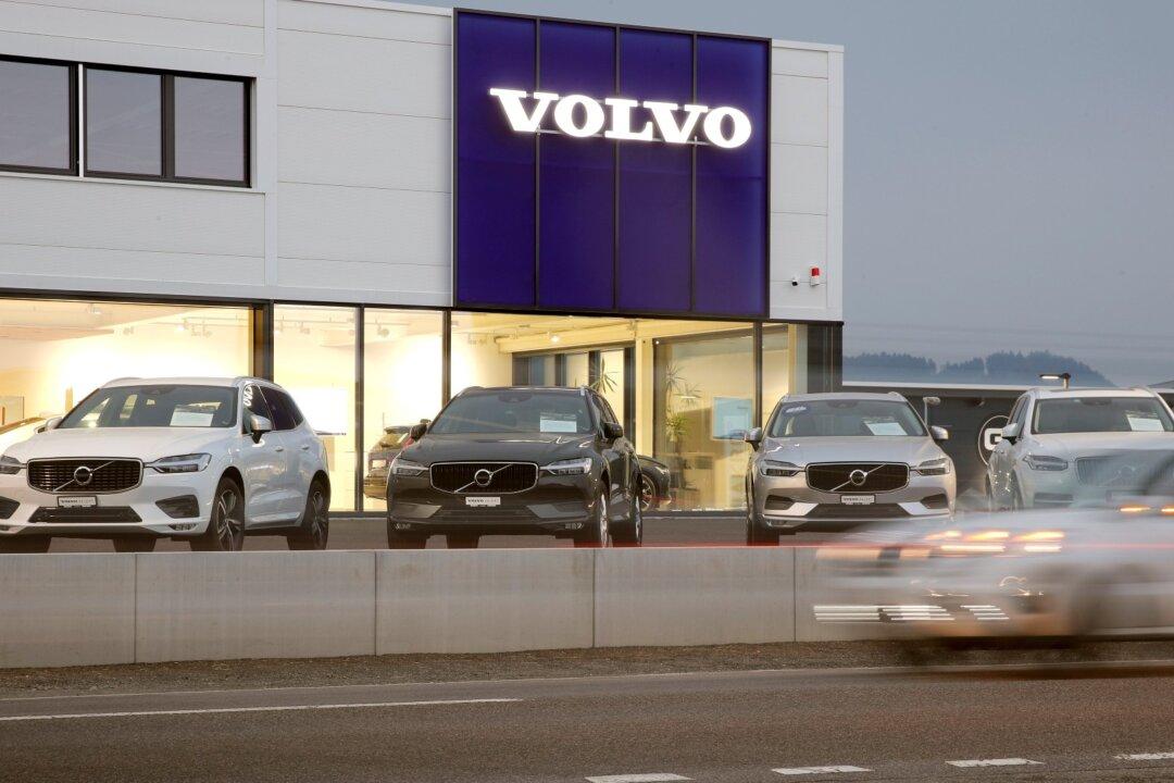 Volvo Recalls 54,000 US Vehicles for Air Bag Defect Linked to One Death