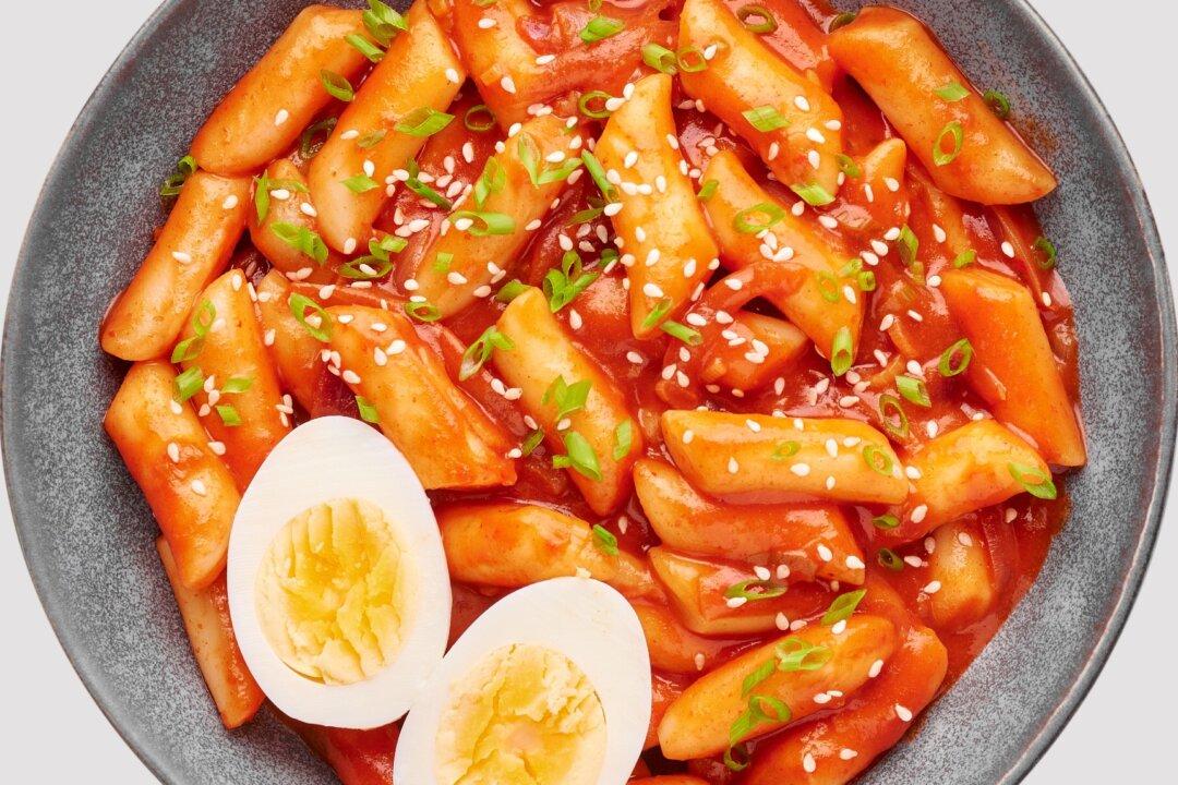 For Koreans, Spicy Rice Cakes—Tteokbokki—Are the Ultimate Chewy, Chile-Spiked Comfort Food
