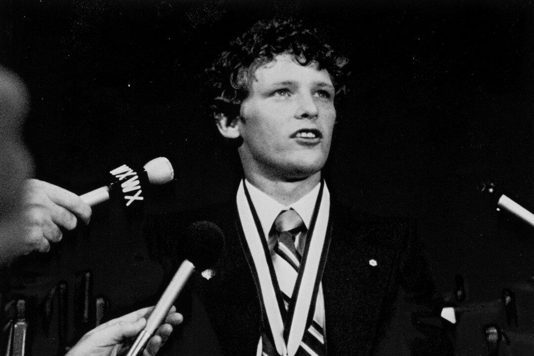 Terry Fox Among Notable Canadians on Shortlist for New $5 Bill