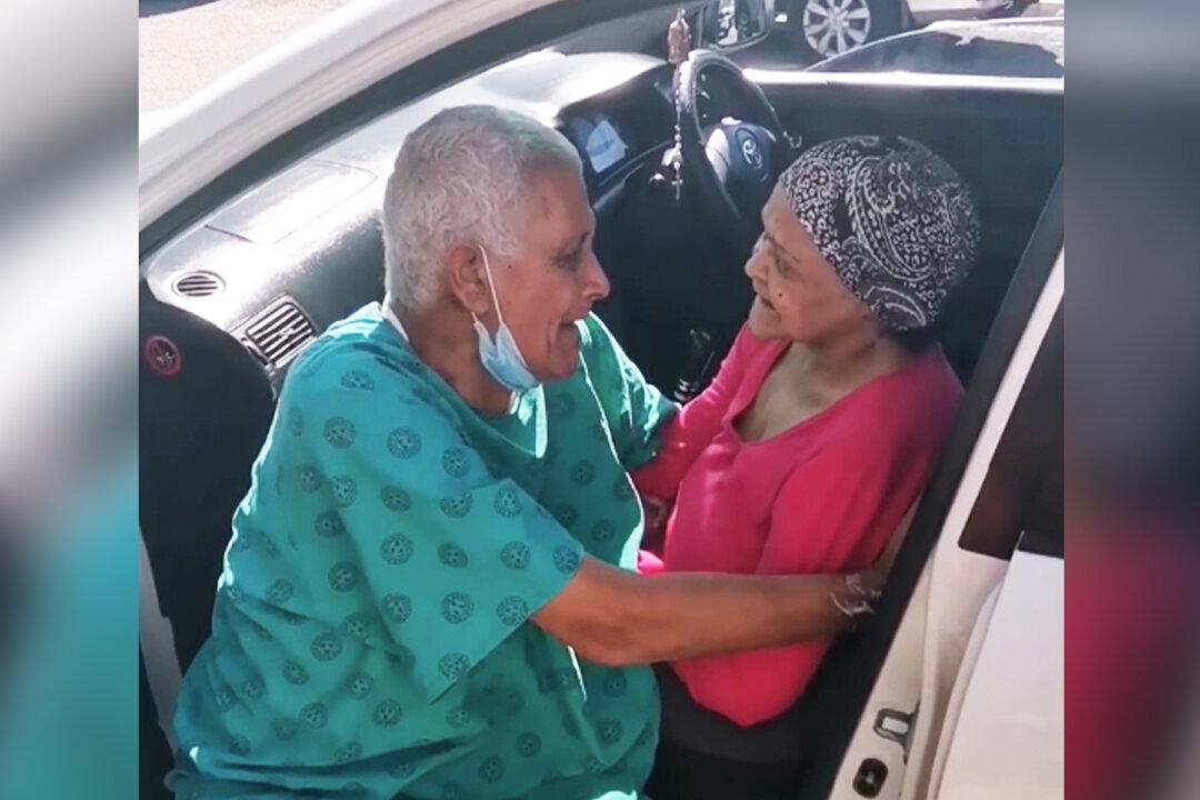 Hospitalized Elderly Man’s Reunion With Wife of 52 Years Goes Viral: ‘True Love’