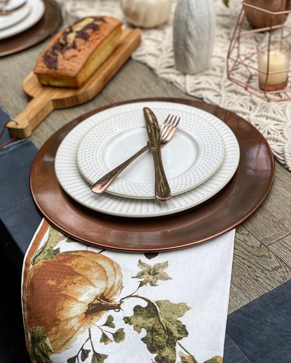 A dinner plate setting. (Courtesy of Yelena Oleynik)