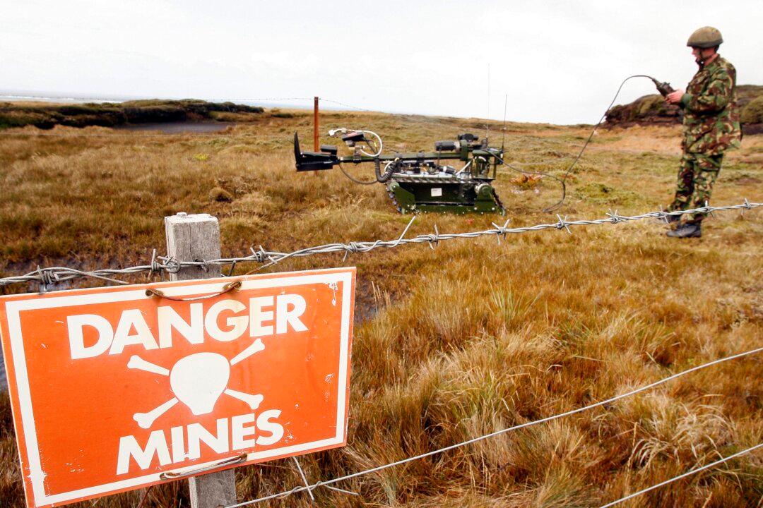 UK Declares Falkland Islands ‘Landmine Free’ 38 Years After War