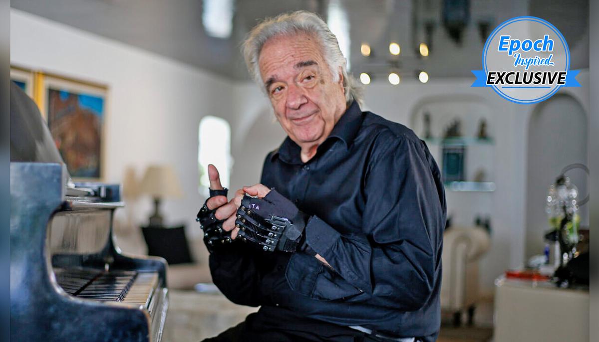 Acclaimed Pianist With Hand-Movement Disorder Plays With Extension Gloves: Video