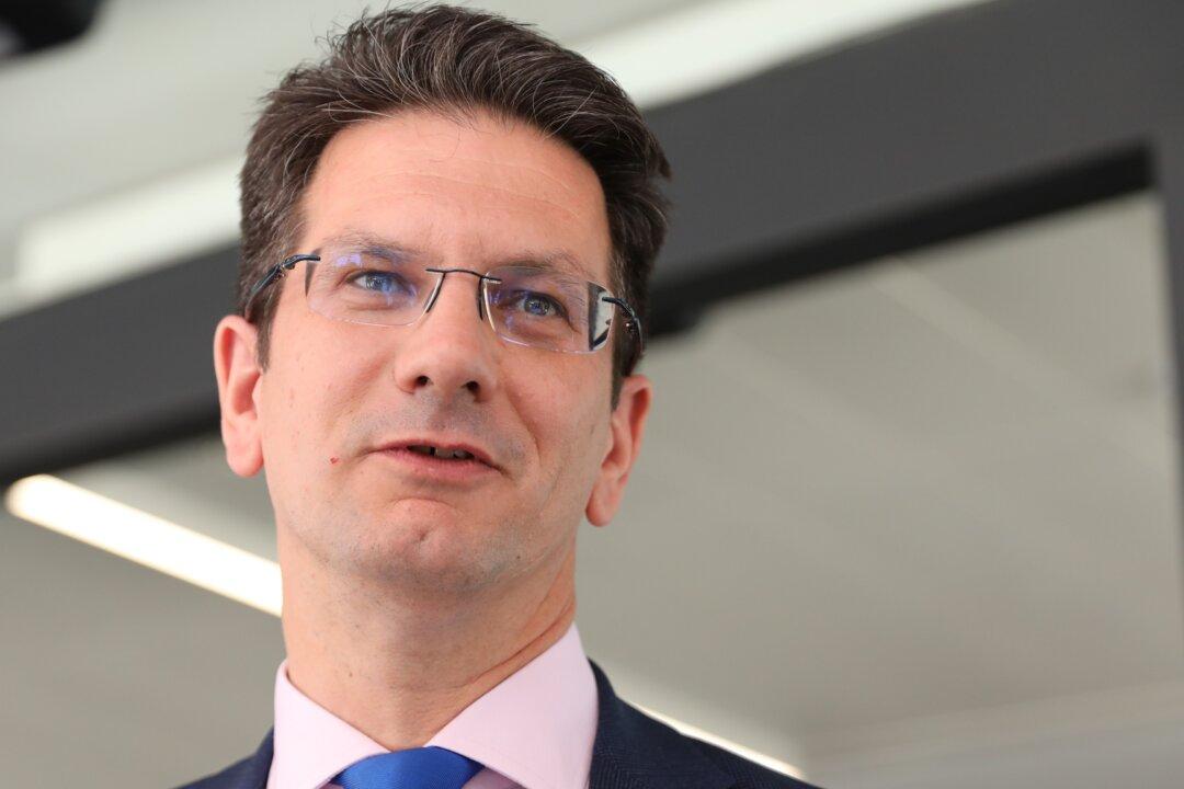 Slow Lockdown Exit ‘Hammer Blow’ to Economy: UK Conservatives