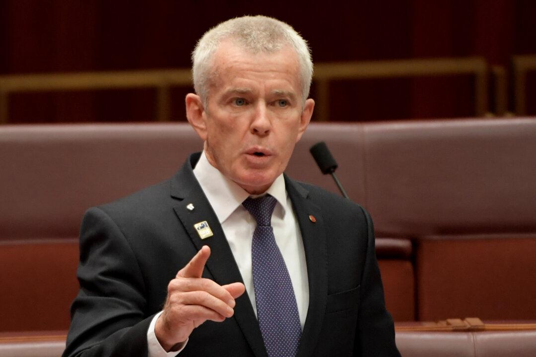 One Nation Senator Roberts Says Lambie ‘Being Dishonest’ About Leaked Phone Number