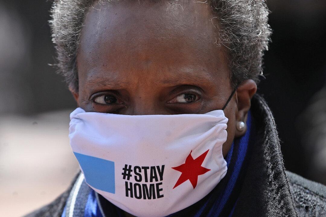 Chicago Cancels Thanksgiving, as COVID Rules Tighten