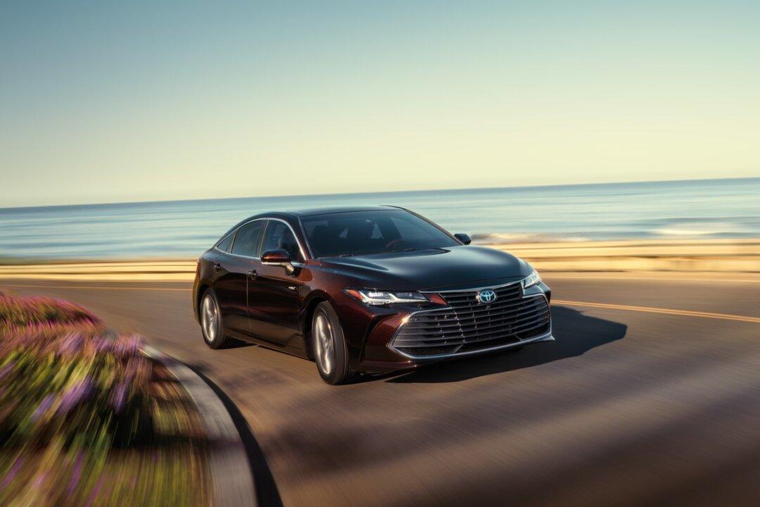2020 Toyota Avalon Hybrid XSE