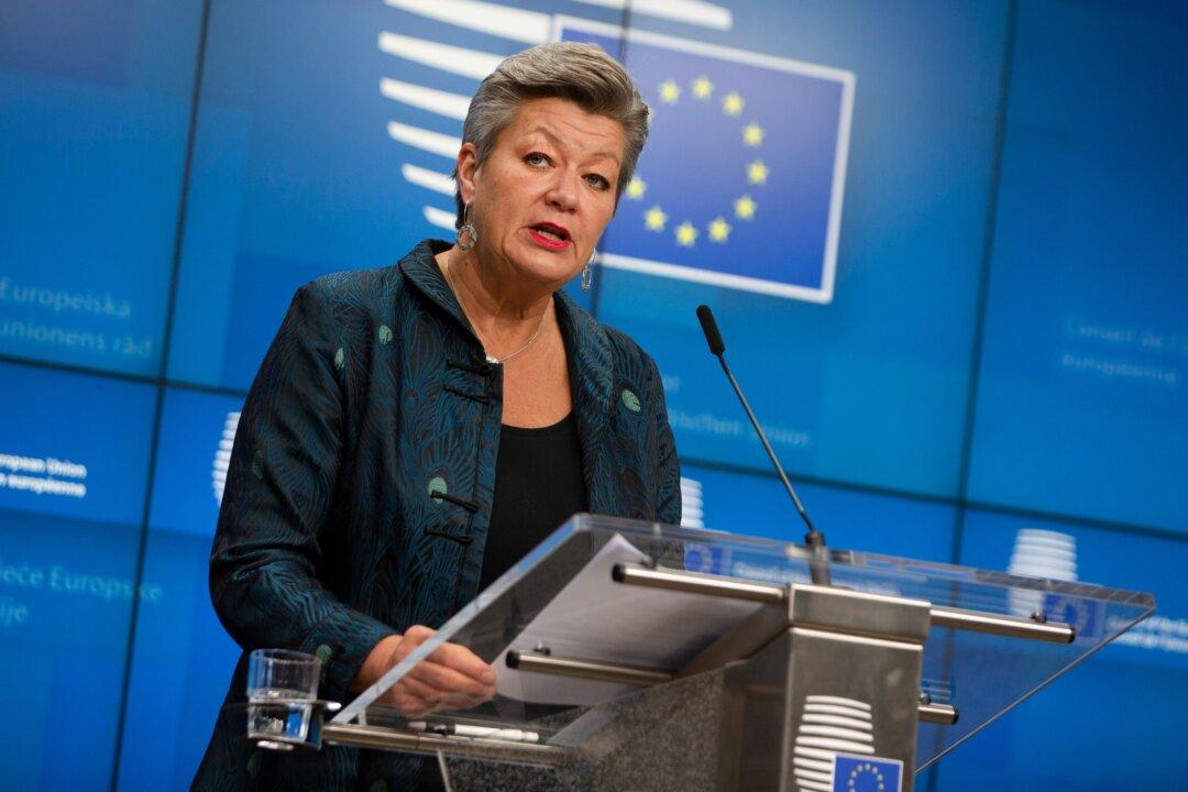 EU Vows to Boost Border Security, Crack Down on Islamic Radicalization