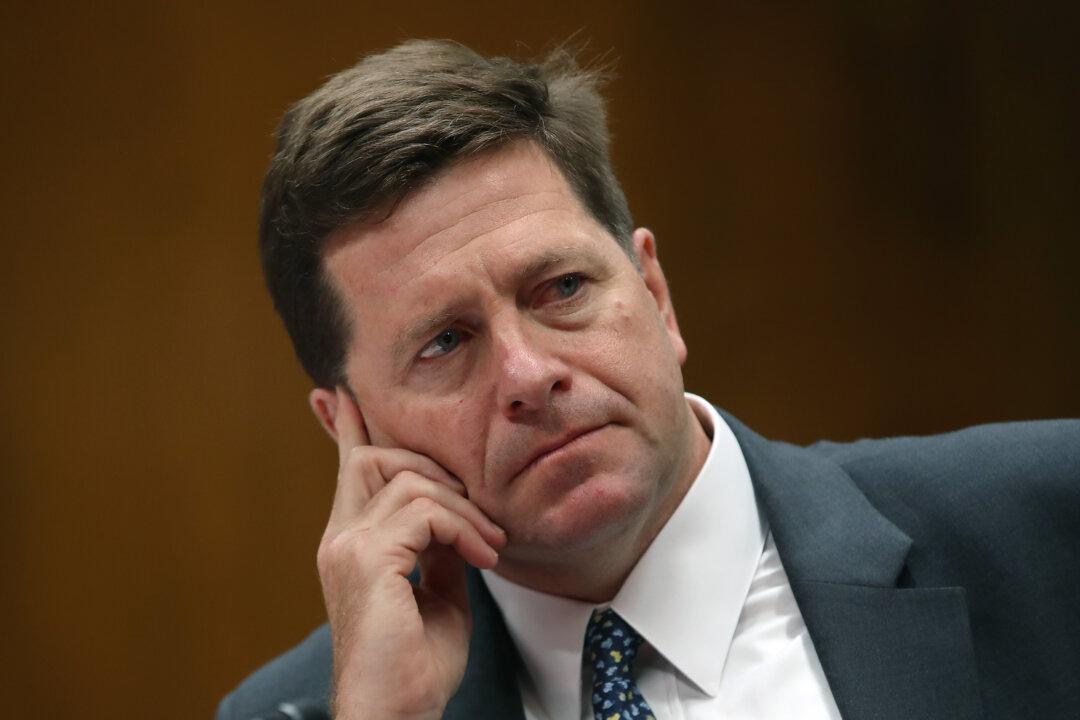 SEC Chairman Clayton to Step Down at End of 2020