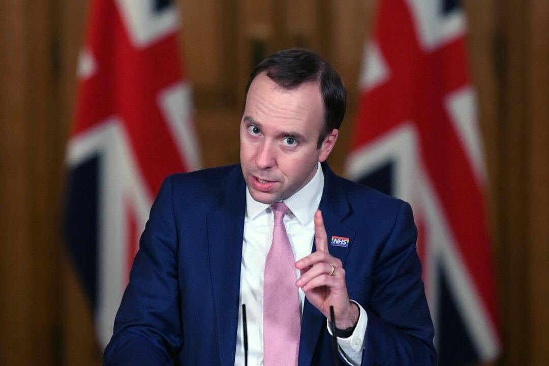 Minister: No Hugs in UK Family Christmas Plans