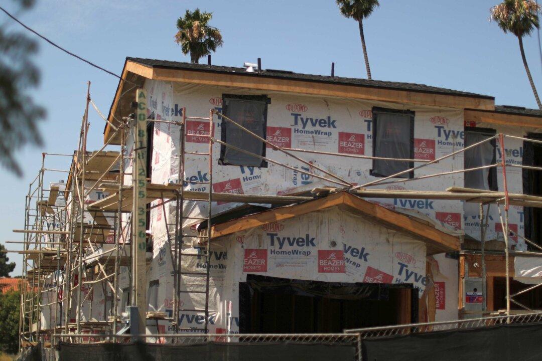 US Housing Starts Beat Expectations; Building Permits Unchanged