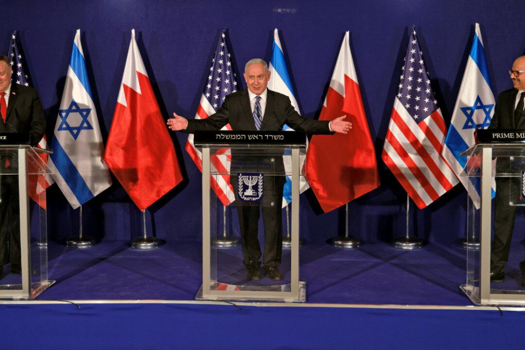 Israel and Bahrain Pledge New Embassies and Visas as Part of Historic Peace Deal