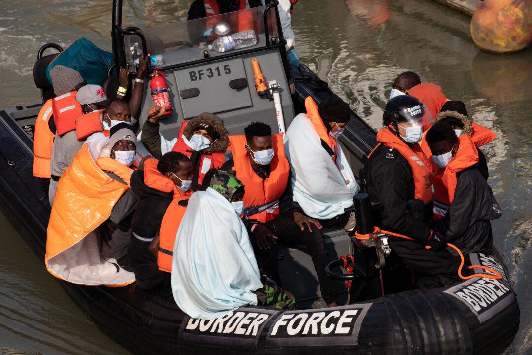 UK Border Force ‘Little More Than Taxi Service for Illegal Migrants’: Lawmaker