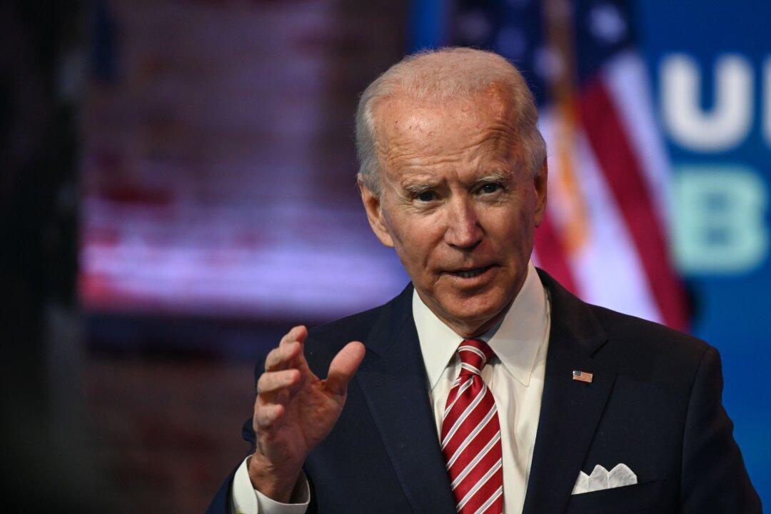 Biden Says He'd Start Presidency by Asking Americans to Wear Masks for 100 Days