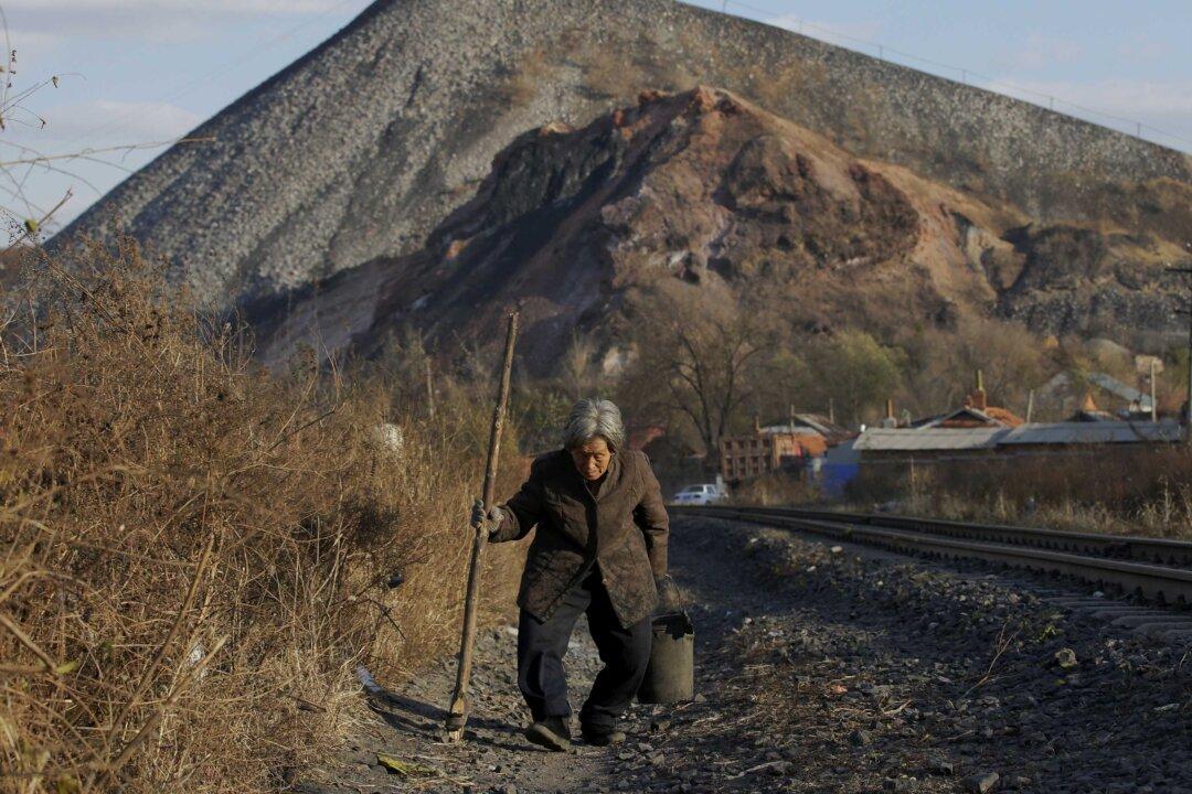 Plan to Raise China’s Retirement Age Sparks Anger
