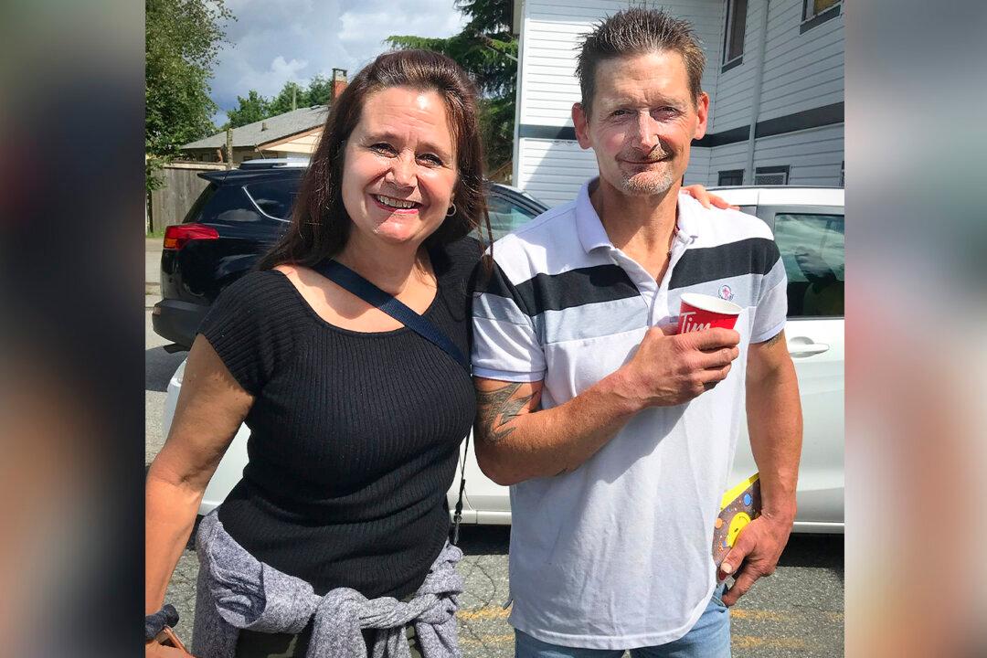 Homeless Man Living in Shed Behind Church Reunites With Sister After 22 Years of Separation