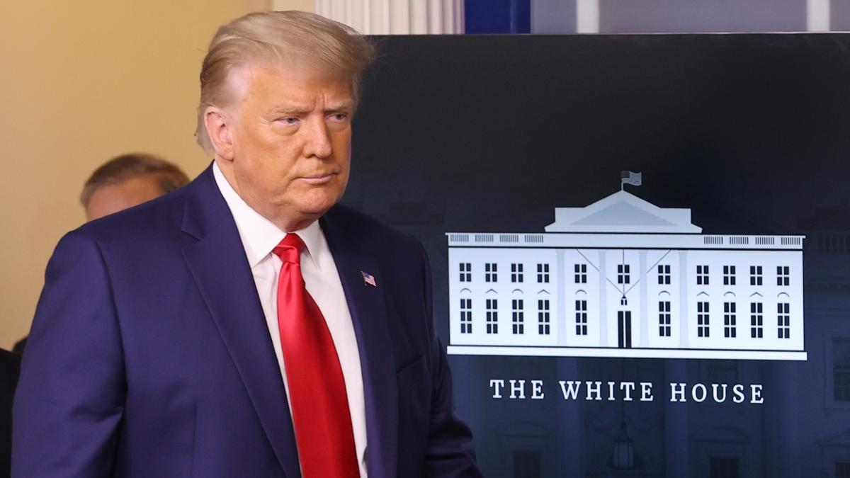 Trump Hails Supreme Court Decision Against Cuomo in Thanksgiving Message