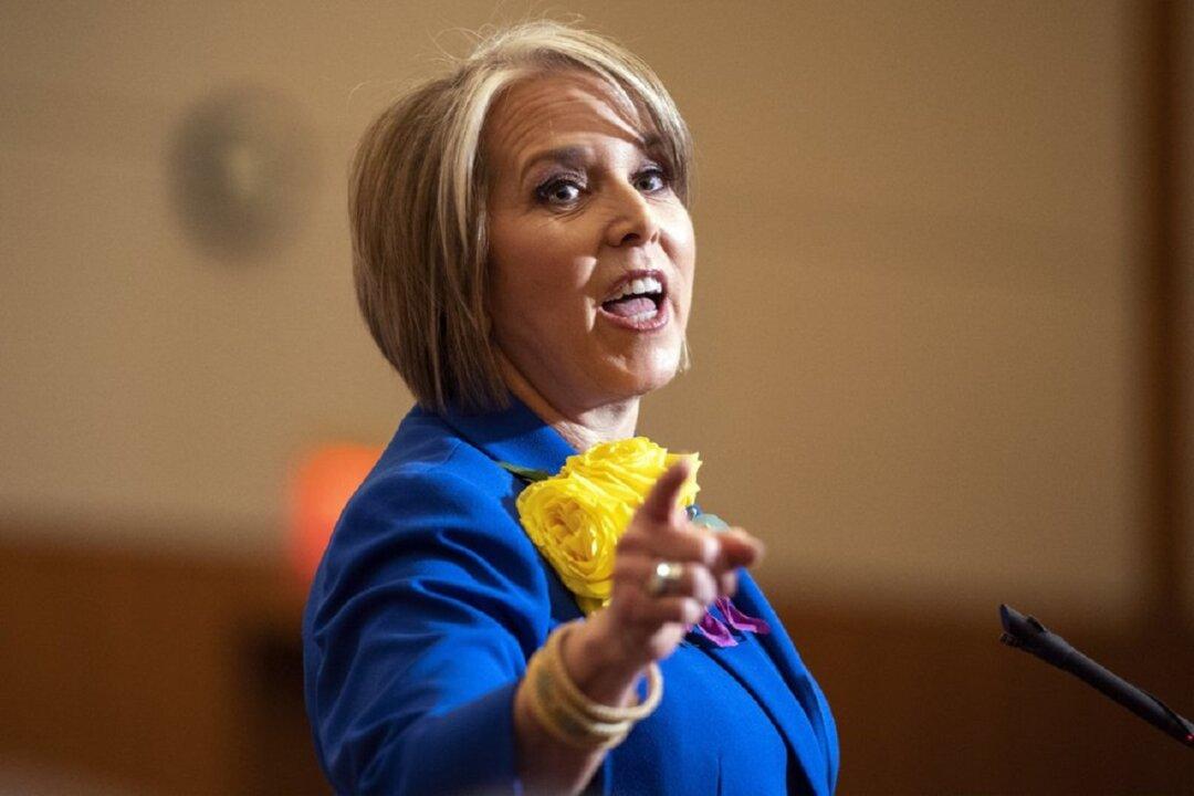 Some Grocery Stores Forced to Close in New Mexico, Leading to Long Lines