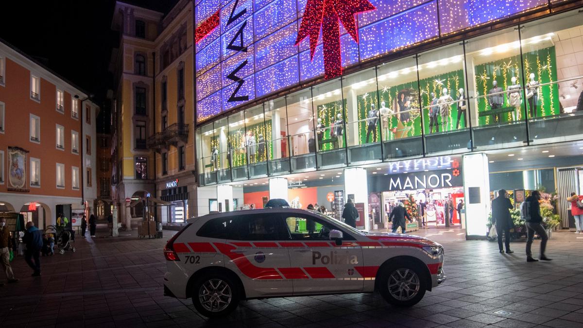 Swiss Probe Knife Attack Injuring 2 as Possible Terrorism