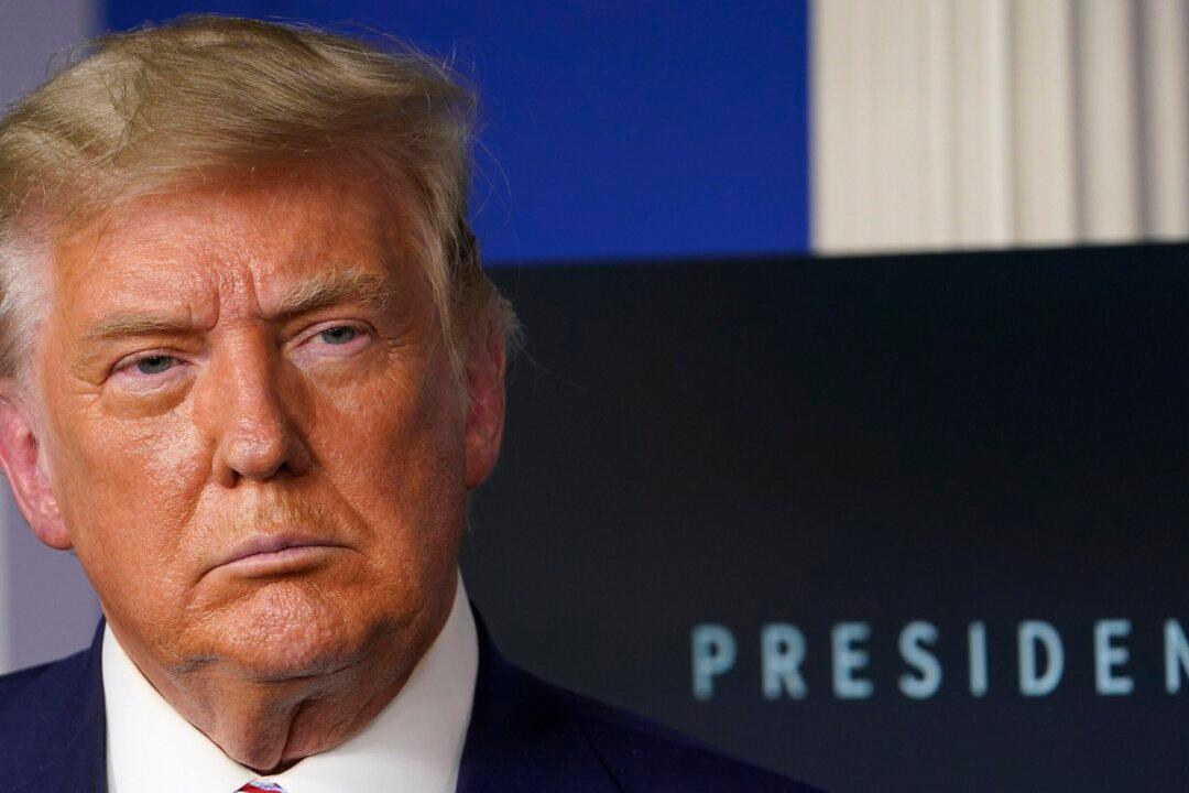 Trump Says China ‘Biggest Winner’ of US National Defense Bill, Vows to Veto