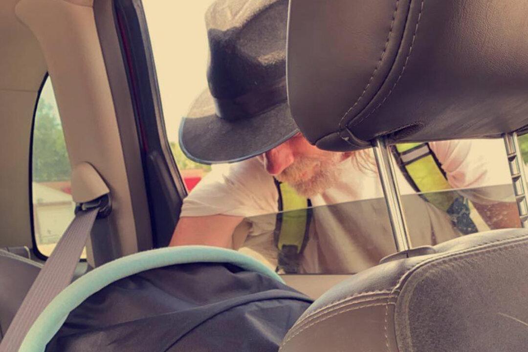 Addict Cried Meeting Grandson for the 1st Time, Daughter Says He Was ‘Someone Before Drugs’