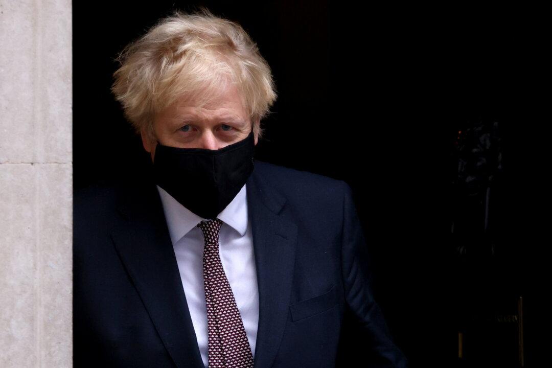 Boris Johnson Calls for ‘Extreme Caution’ at Christmas Gatherings