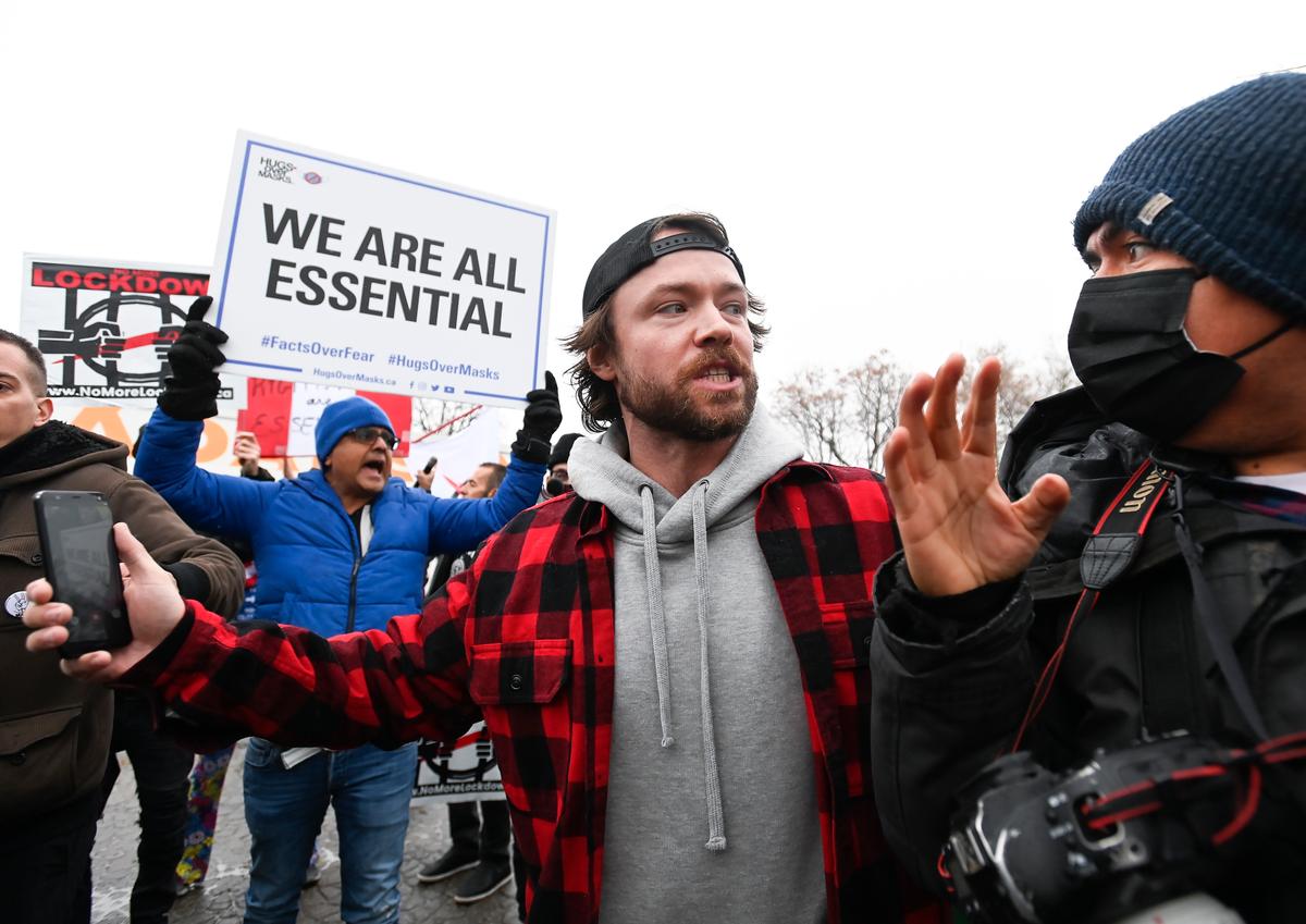 Supporters Raise $150K for Toronto Restaurant Owner Who Defied Lockdown Orders
