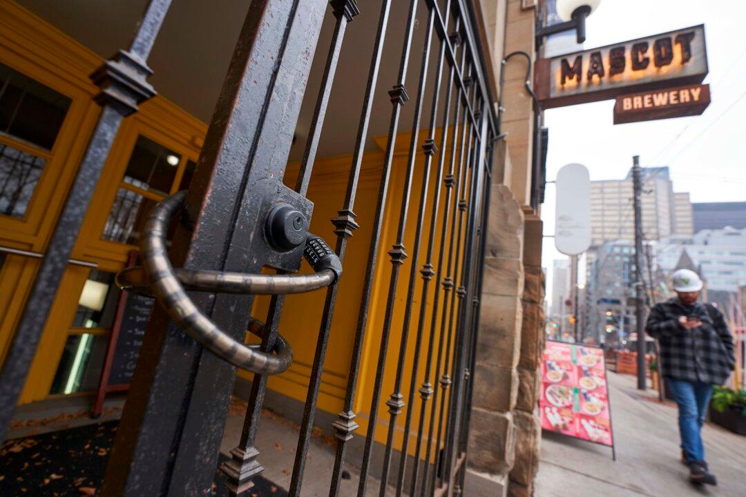 Canadian Restaurant Owner Arrested After Defying CCP Virus Lockdown Orders