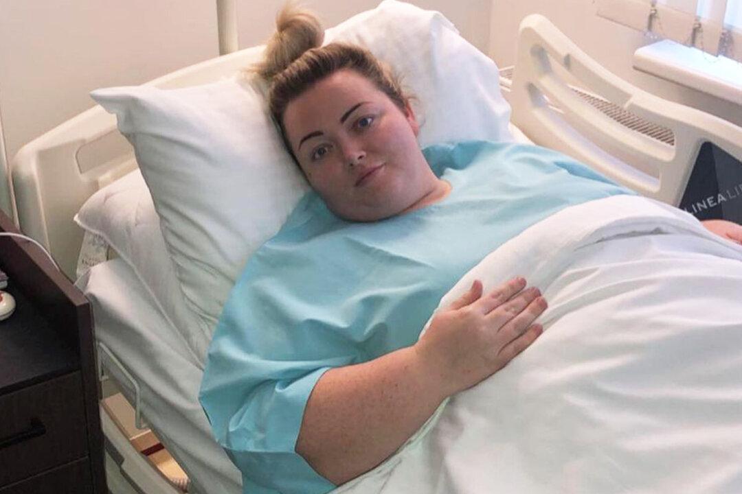 Obese Mom Battling Postnatal Depression Loses 145lb After Weight Loss Surgery