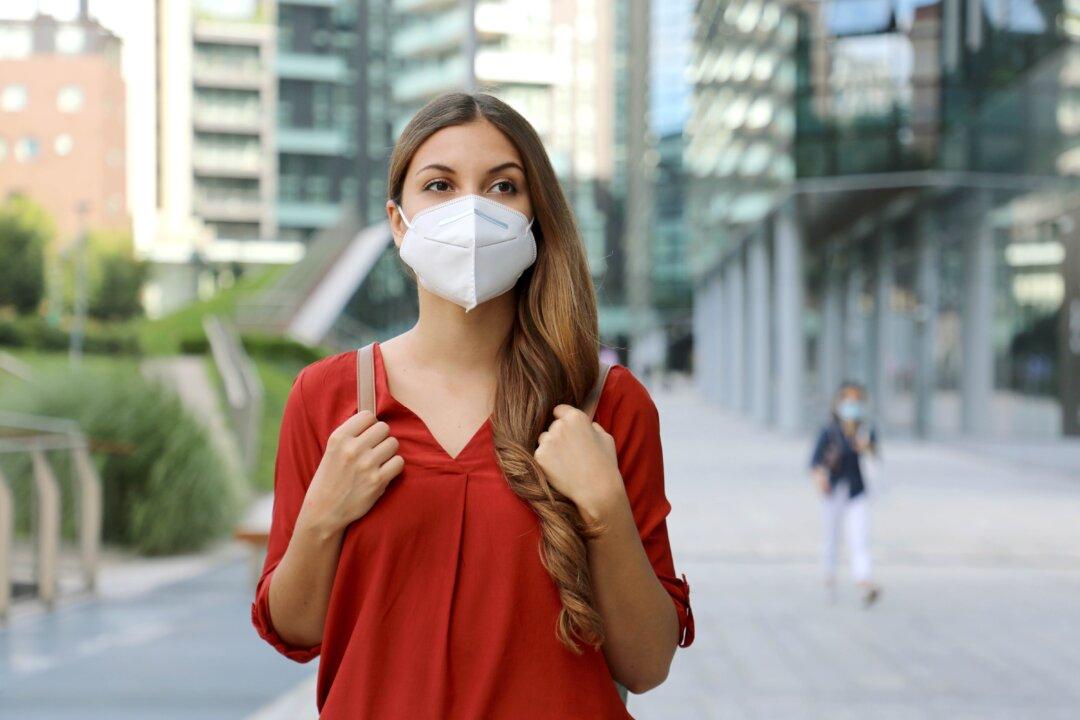 Scientific Debate Over Lockdown Measures