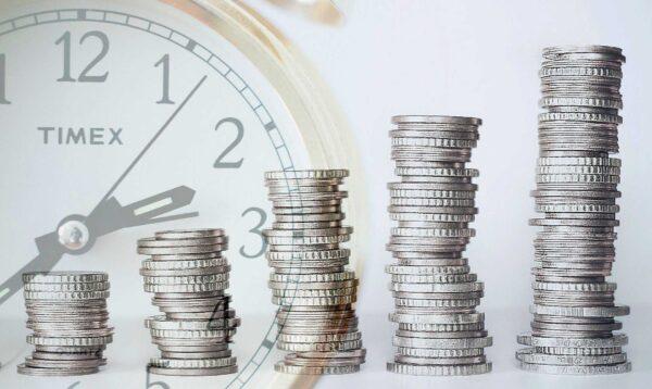 Some people don't invest because they are lack of money. (Tumisu/Pixabay)
